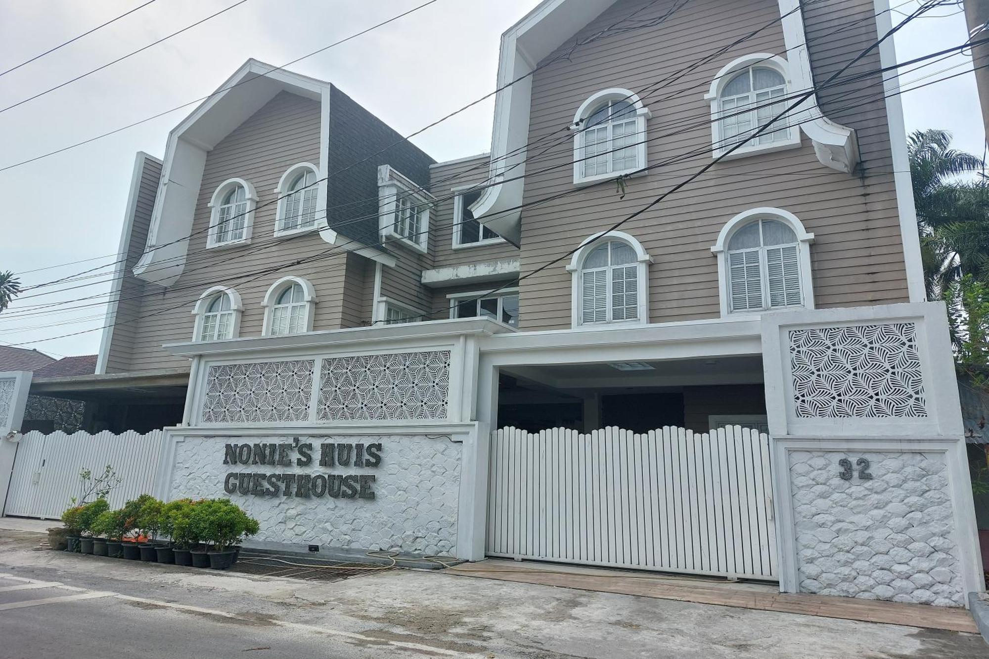 Nonie'S Huis Hotel เมดาน ภายนอก รูปภาพ