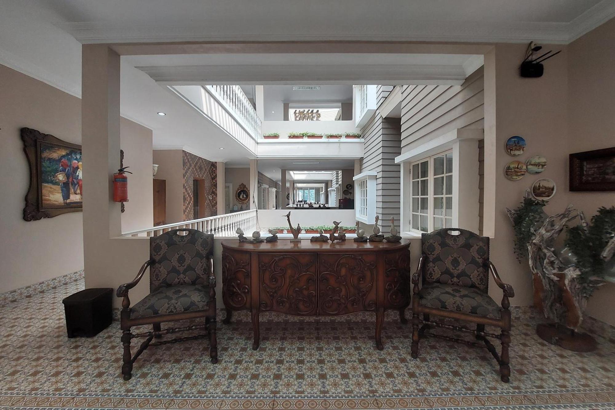 Nonie'S Huis Hotel เมดาน ภายนอก รูปภาพ