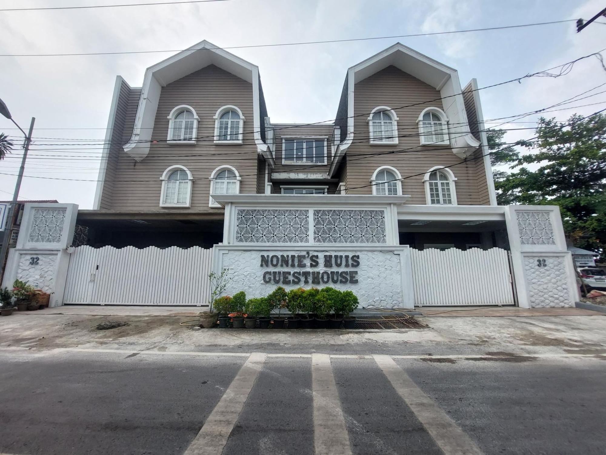 Nonie'S Huis Hotel เมดาน ภายนอก รูปภาพ
